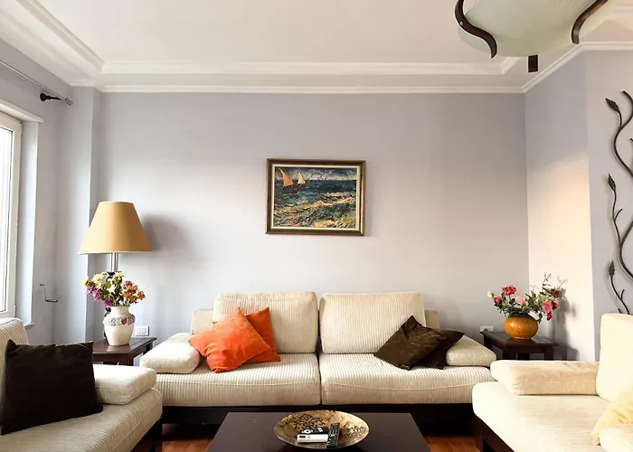 Cozy Apartment Near The Pyramid, Tirana Center