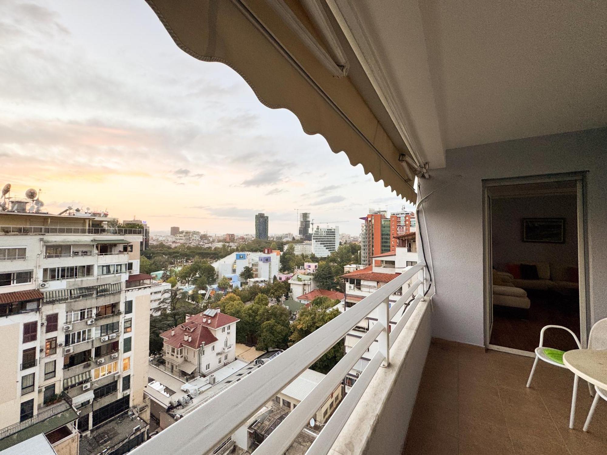 Apartment Cozy Near The Pyramid, Center Tirana